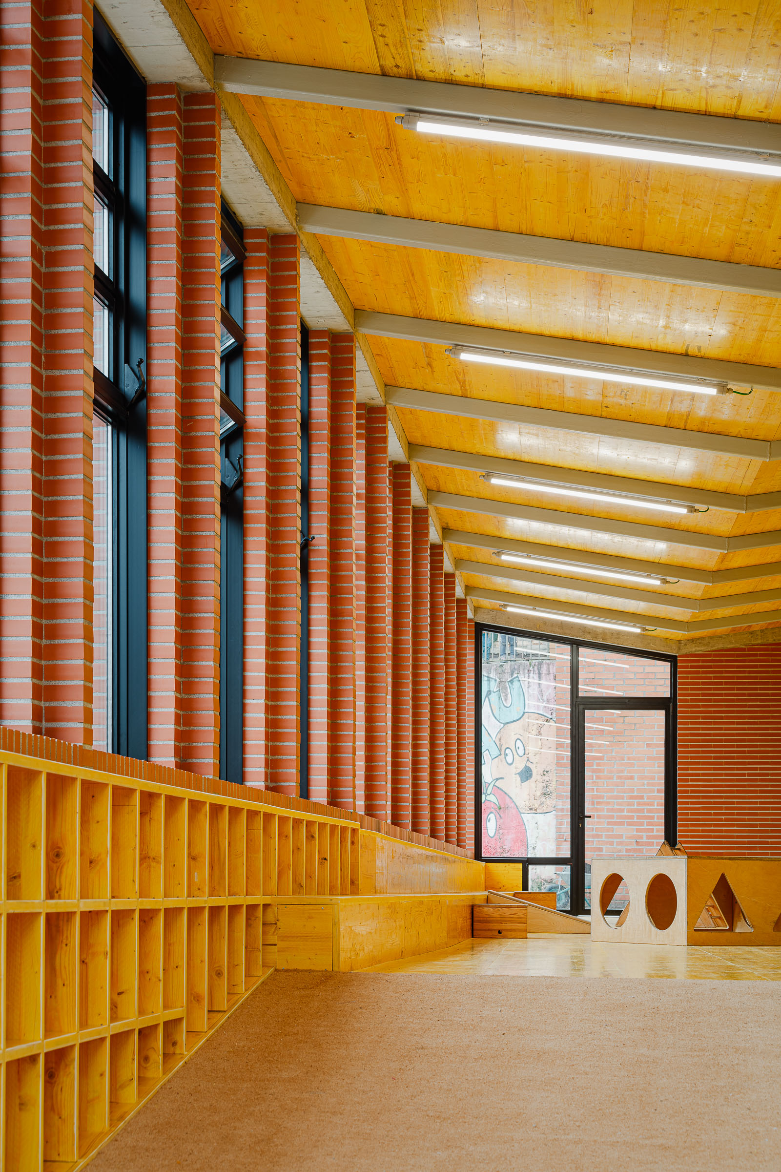 Aitor Estévez, ampliación, architecture, arkitektura, arquitectura vasca, basque architecture, basque country, durango, ele arkitektura, encofrado, euskadi, euskal arkitektura, fotografía de arquitectura, ikastola, kurutziaga, madera, país vasco, scafolding wood