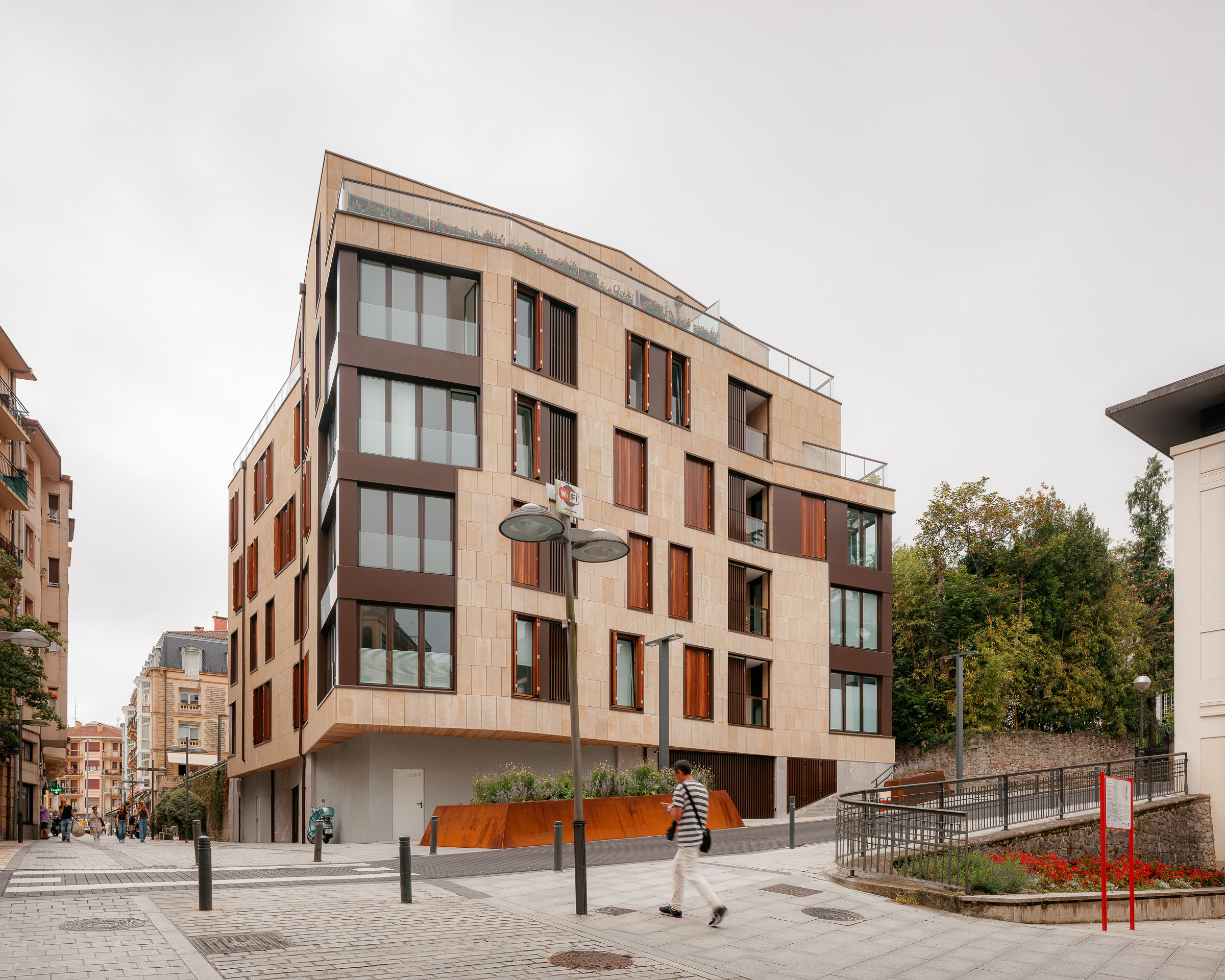 Aitor Estévez, aitorestevez, aplacado, architecture, arkitektur, arkitektura, arquitectura, arquitectura vasca, basque architecture, basque country, collective housing, edificio de viviendas, etxebizitza, euskadi, euskal arkitektura, fotografía de arquitectura, gipuzkoa, guipúzcoa, housing, irún, país vasco, spain, ur estudio, urbano, viviendas