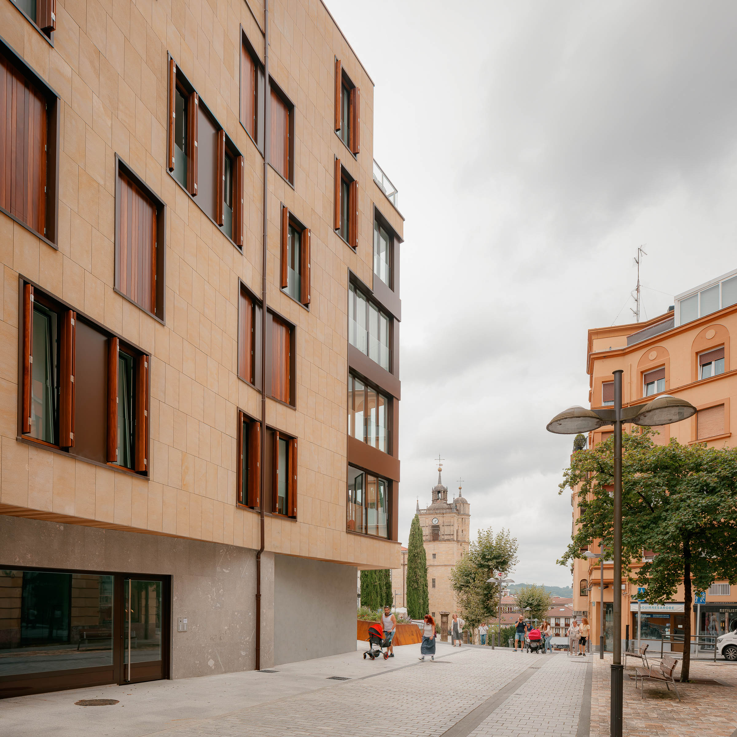 Aitor Estévez, aitorestevez, aplacado, architecture, arkitektur, arkitektura, arquitectura, arquitectura vasca, basque architecture, basque country, collective housing, edificio de viviendas, etxebizitza, euskadi, euskal arkitektura, fotografía de arquitectura, gipuzkoa, guipúzcoa, housing, irún, país vasco, spain, ur estudio, urbano, viviendas