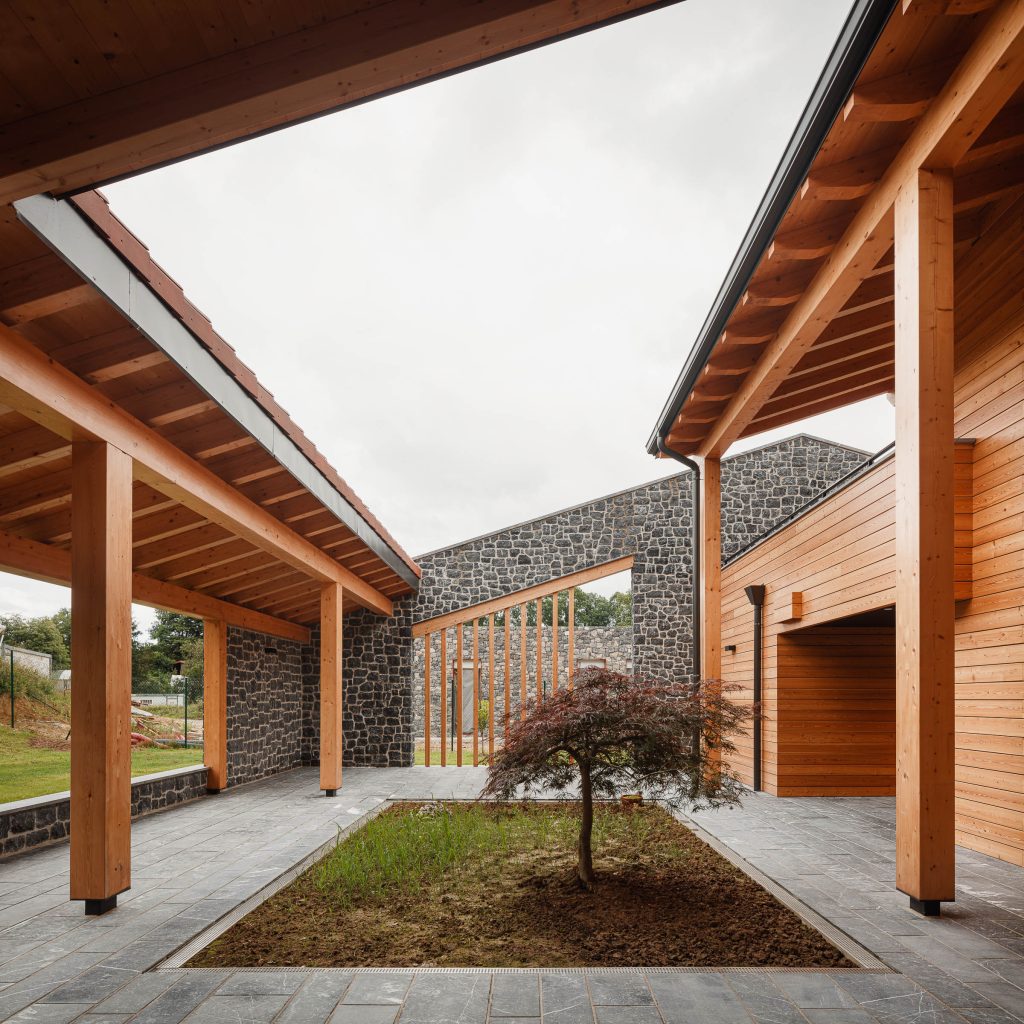 Aitor Estévez, aitorestevez, arkitektur, arkitektura, arquitectura, arquitectura vasca, aterpe, basque architecture, basque country, etxe, etxebizitza, euskadi, euskal arkitektura, fotografía de arquitectura, hondarribia, madera, país vasco, piedra, single house, stone, unifamiliar, ur estudio, vivienda, wood