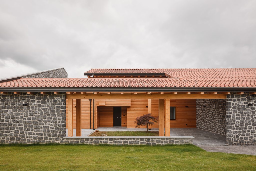 Aitor Estévez, aitorestevez, arkitektur, arkitektura, arquitectura, arquitectura vasca, aterpe, basque architecture, basque country, etxe, etxebizitza, euskadi, euskal arkitektura, fotografía de arquitectura, hondarribia, madera, país vasco, piedra, single house, stone, unifamiliar, ur estudio, vivienda, wood