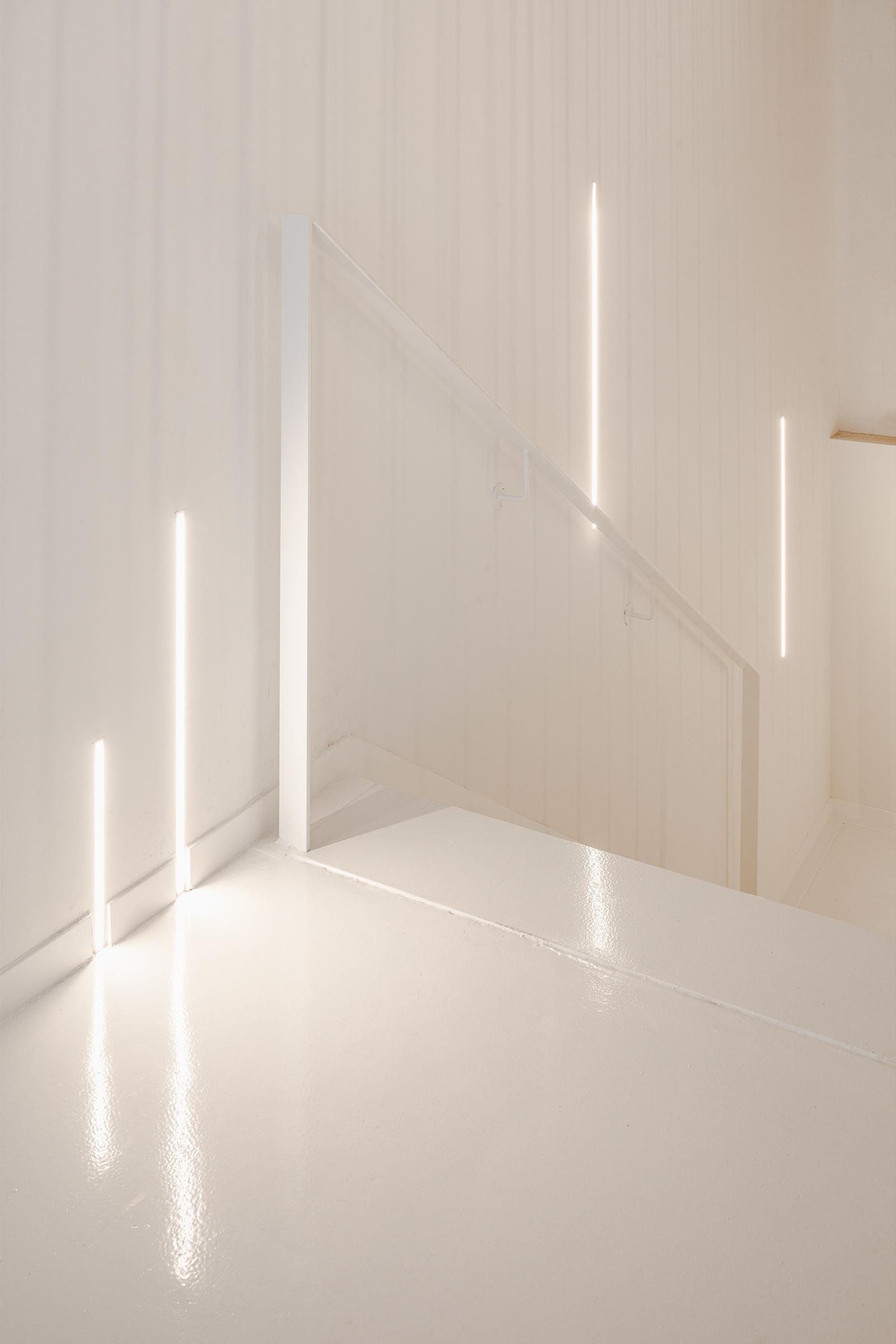Aitor Estévez, aitorestevez, arcos, beSTe, blanco, claustro, escalera, eskailera, ibon salaberria, mondragon unibertsitatea, stairs, txuria, white